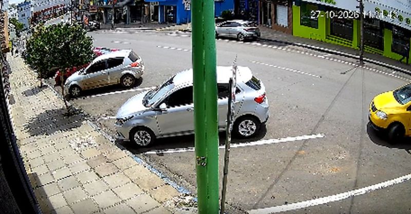 Imagem da câmera Frente Direita
